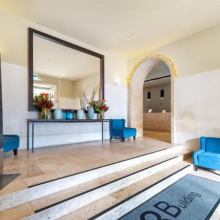 아파트 Whome Riverside Flat Steps From Attractions *